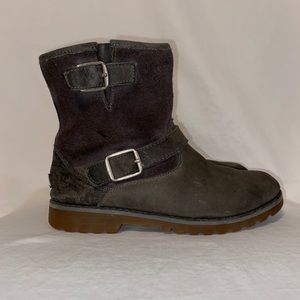 Big Kids UGG Kinsey boot